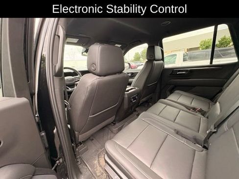 Used 2026 Chevrolet Tahoe Z71 AWD/4WD image 14