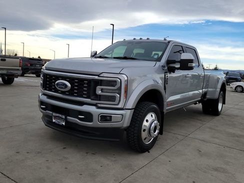 Used 2024 Ford F450 Platinum w/ FX4 Off-Road Package image 7
