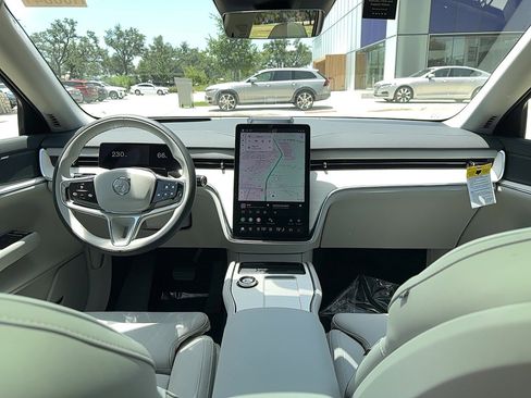 Used 2025 Volvo EX90 Ultra image 20