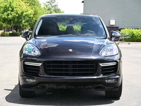 Used 2015 Porsche Cayenne Turbo AWD/4WD image 2