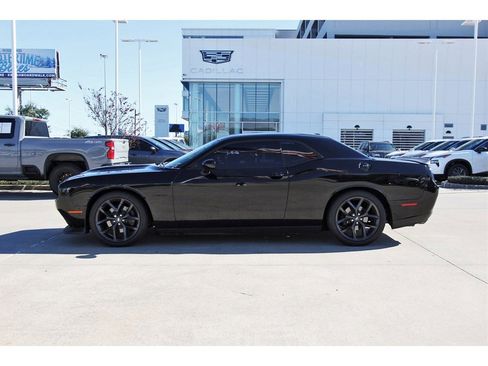 Used 2020 Dodge Challenger R/T w/ Blacktop Package image 3