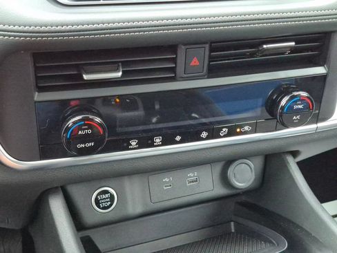 Certified 2023 Nissan Rogue SV AWD/4WD image 19