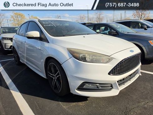 Used 2015 Ford Focus ST w/ Equipment Group 402A image 3