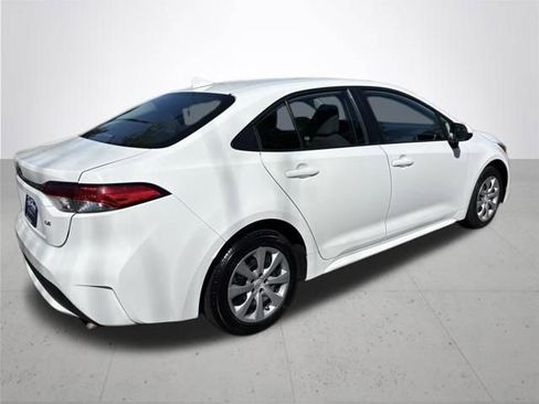Used 2022 Toyota Corolla LE FWD image 6