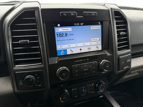 Used 2018 Ford F150 XLT w/ Equipment Group 302A Luxury AWD/4WD image 12