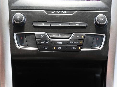 Used 2019 Ford Fusion S FWD image 21