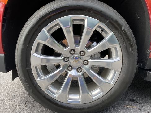 Used 2024 Chevrolet Suburban Premier w/ Premium Package RWD image 47