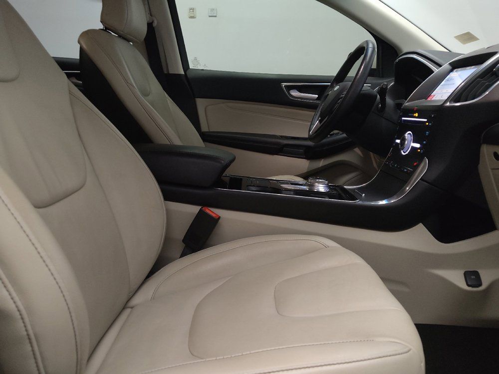 Used 2019 Ford Edge Titanium FWD image 21