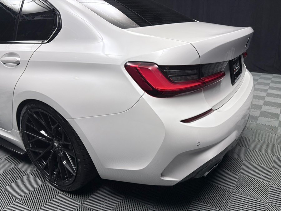 Used 2021 BMW 330i xDrive  w/ M-Sport Package w/ M Sport Package AWD/4WD image 12