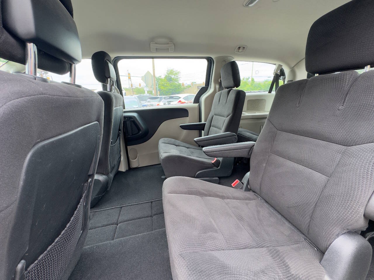 Used 2014 Dodge Grand Caravan American Value Package FWD image 11