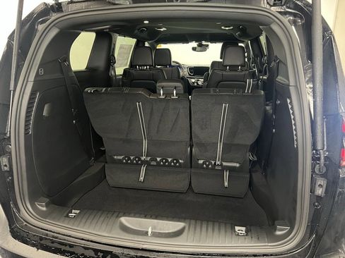 New 2026 Chrysler Pacifica Select image 8