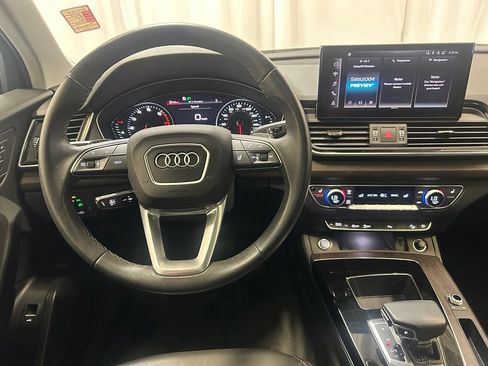 Used 2024 Audi Q5 2.0T Premium w/ Convenience Package AWD/4WD image 3