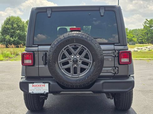Used 2024 Jeep Wrangler Unlimited Sport AWD/4WD image 7