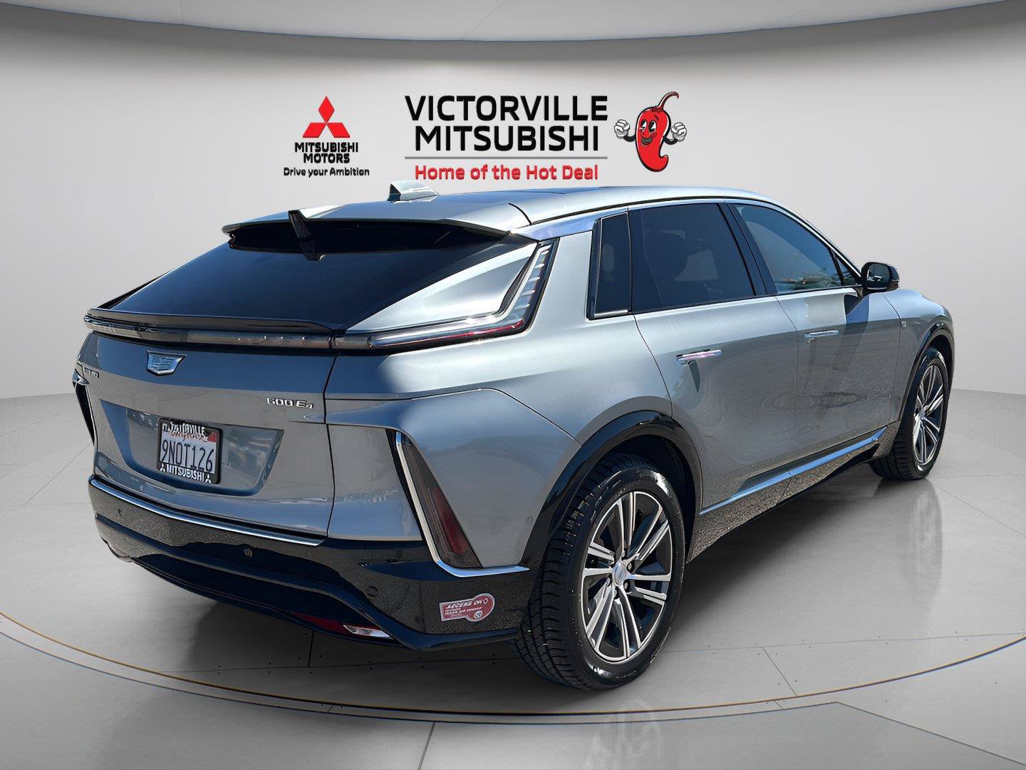 Used 2024 Cadillac Lyriq Luxury AWD/4WD image 7