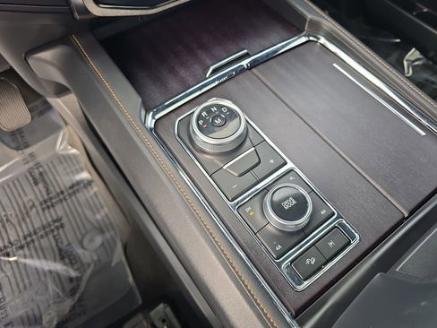 Used 2024 Ford Expedition Max Platinum image 19