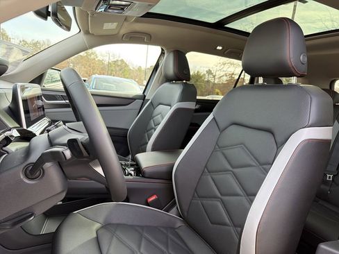 New 2026 Volkswagen Atlas Peak Edition AWD/4WD image 12