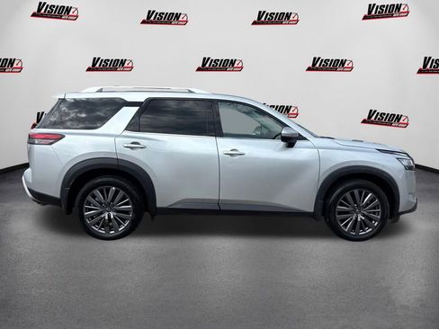 Used 2023 Nissan Pathfinder SL w/ SL Premium Package AWD/4WD image 4