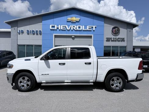 Used 2025 RAM 1500 Big Horn AWD/4WD image 4