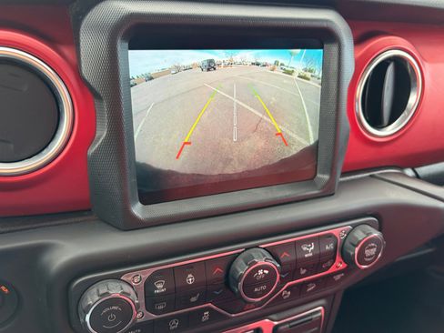 Used 2018 Jeep Wrangler Rubicon image 17