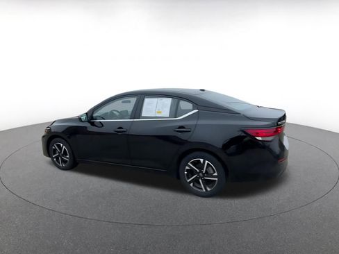 Used 2025 Nissan Sentra SV FWD image 10