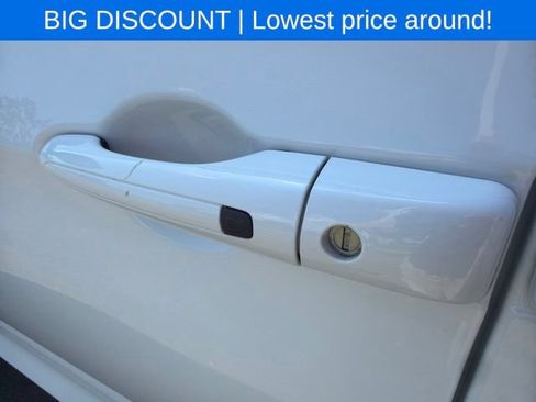Used 2023 Chrysler Pacifica Touring-L FWD image 28