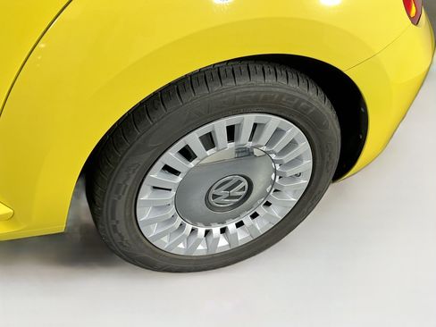 Used 2014 Volkswagen Beetle 2.5 image 28