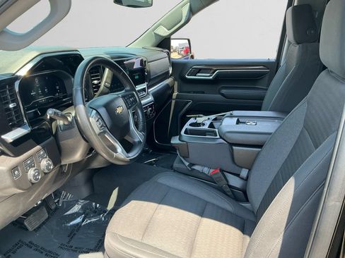 Used 2025 Chevrolet Silverado 1500 LT AWD/4WD image 9