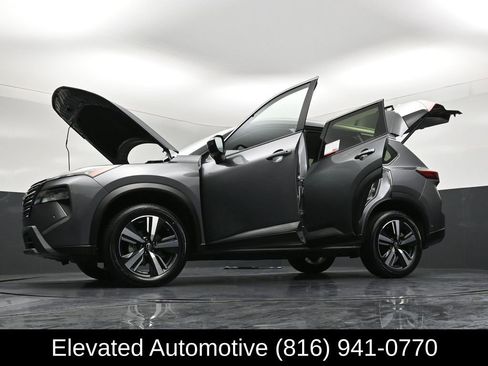 Used 2025 Nissan Rogue SL FWD image 39