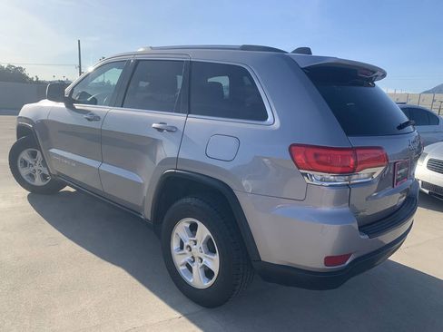 Used 2015 Jeep Grand Cherokee Laredo w/ Quick Order Package 23E RWD image 9