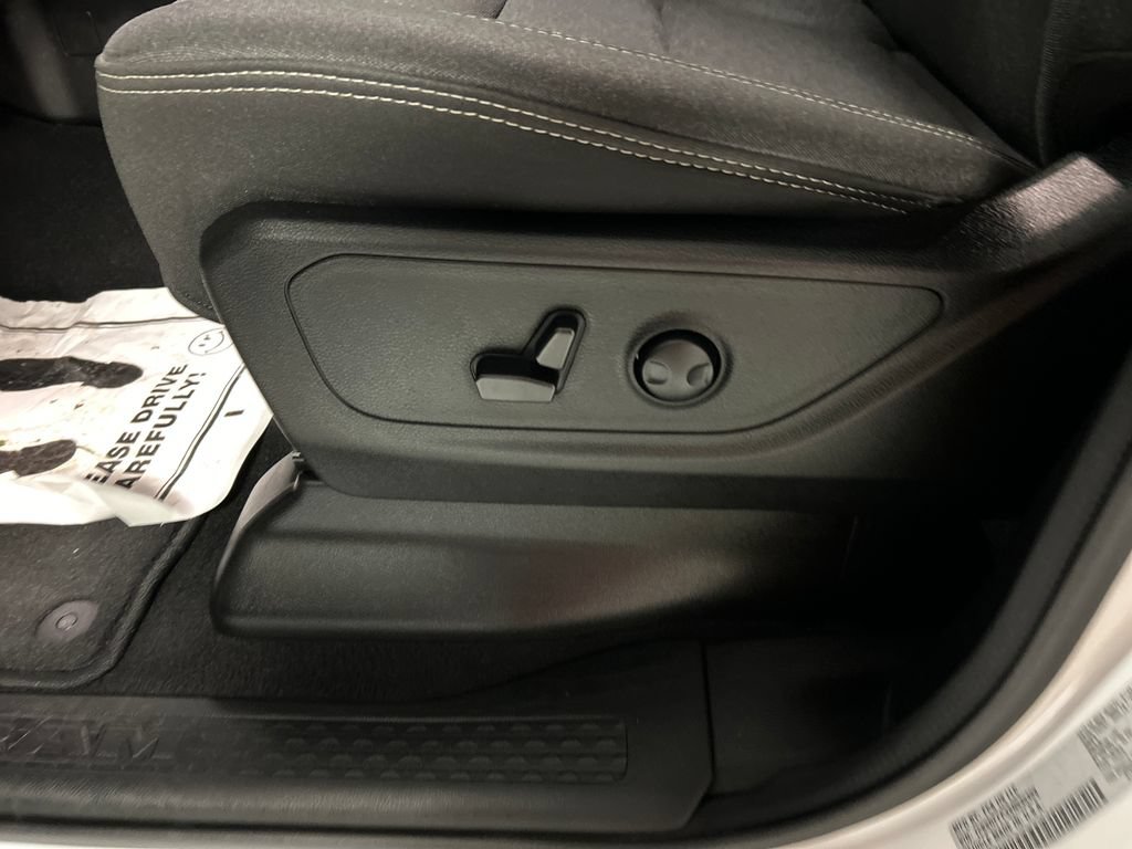 Used 2025 RAM 1500 Big Horn AWD/4WD image 13