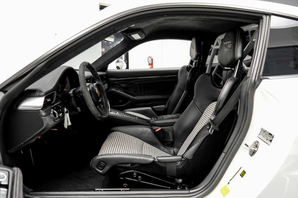 Used 2018 Porsche 911 GT2 RS RWD image 6