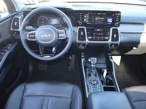 Used 2023 Kia Sorento S AWD/4WD image 13