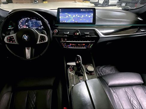 Used 2021 BMW M550i xDrive M550i xDrive w/ Executive Package image 14