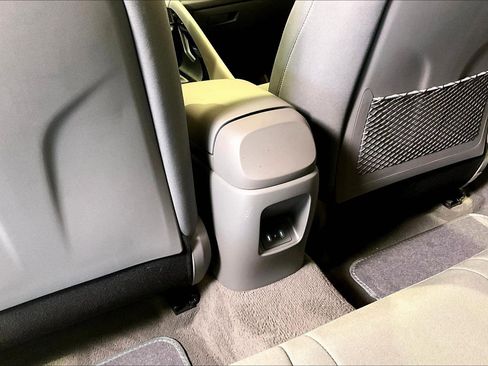 Used 2025 Hyundai Elantra SEL image 10