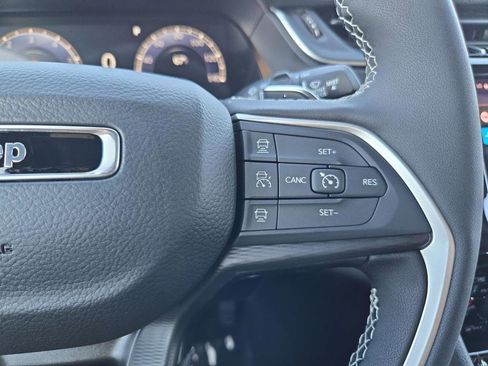 New 2025 Jeep Grand Cherokee Altitude RWD image 24