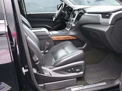 Used 2018 Chevrolet Suburban Premier AWD/4WD image 9