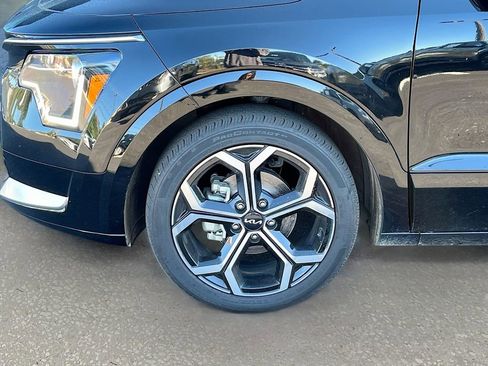 Certified 2023 Kia Niro EX Touring image 30