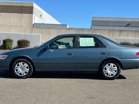 Used 2000 Toyota Camry LE image 9