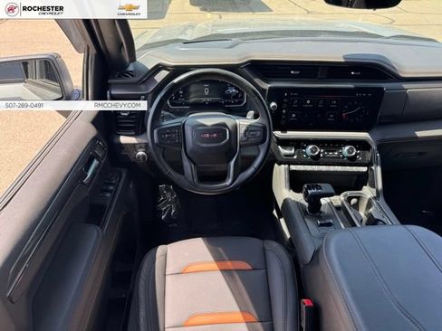 Certified 2023 GMC Sierra 1500 AT4 w/ Technology Package AWD/4WD image 8