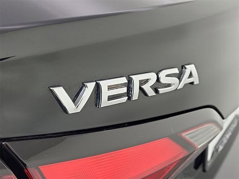 Used 2021 Nissan Versa SV image 8