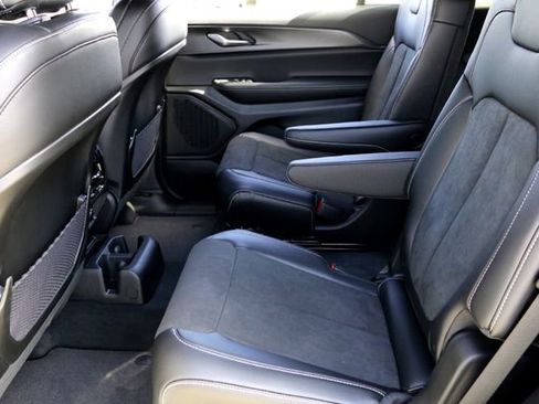 New 2025 Jeep Grand Cherokee L Altitude RWD image 18