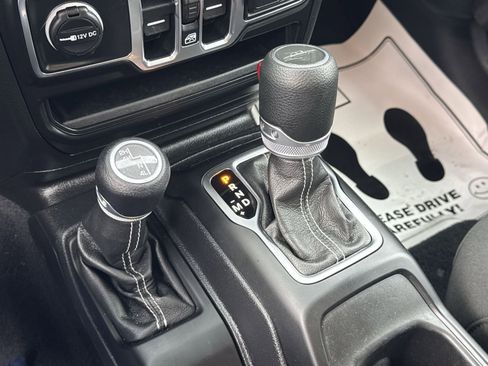 Certified 2020 Jeep Gladiator Overland image 26