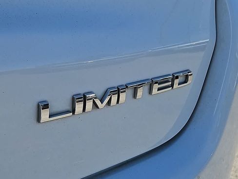 Used 2025 Jeep Compass Limited AWD/4WD image 31