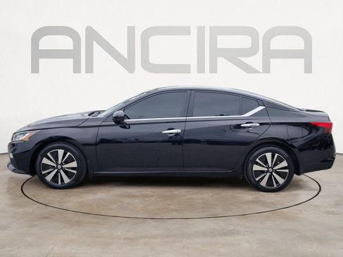 Used 2022 Nissan Altima 2.5 SV FWD image 11