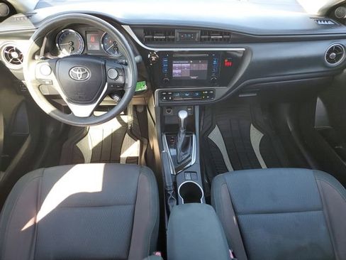 Used 2019 Toyota Corolla LE image 9