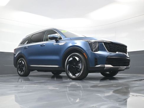 New 2025 Kia Sorento EX image 42