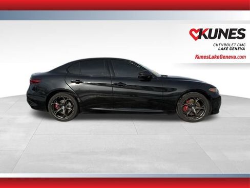 Used 2021 Alfa Romeo Giulia Ti Sport image 3