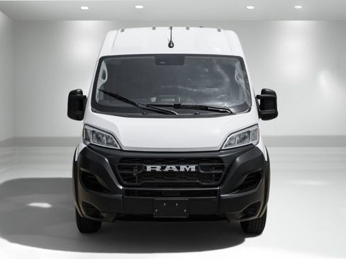 Used 2023 RAM ProMaster 2500 FWD image 4