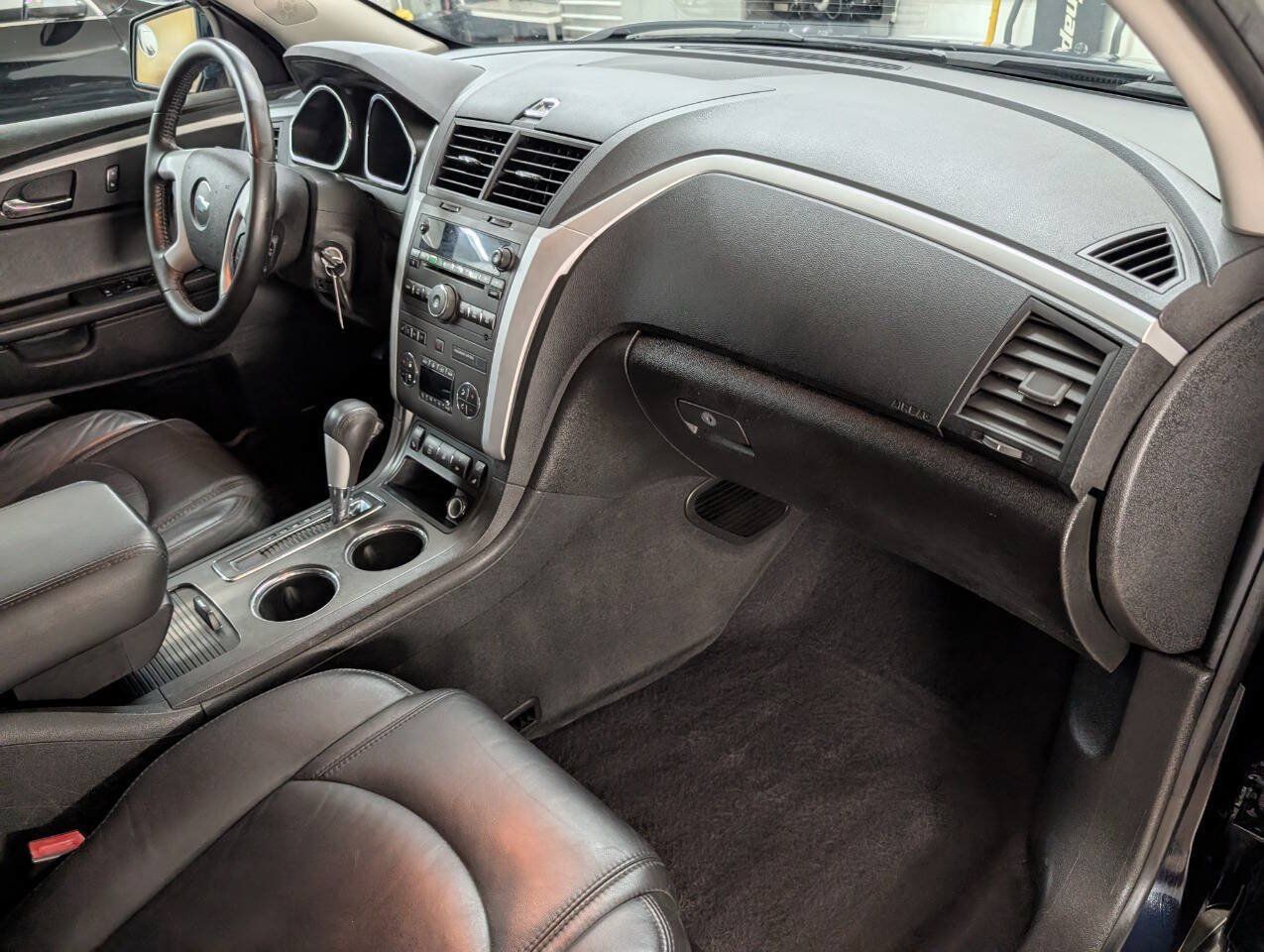 Used 2012 Chevrolet Traverse LT FWD image 22