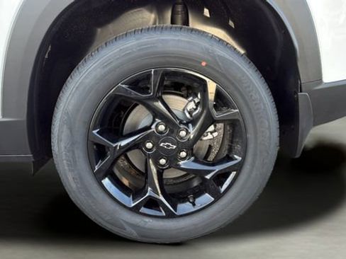 New 2026 Chevrolet Trax LT w/ Driver Confidence Package FWD image 37